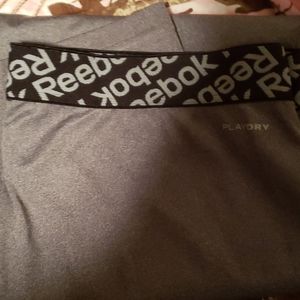 Womens xl reebok leggings will fit if you wear L